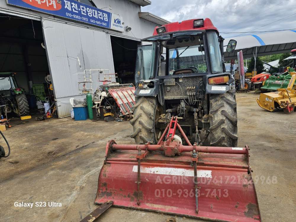 국제 트랙터 EF475 (47마력) 운전석