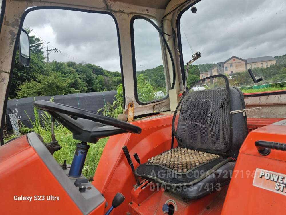 Daedong Tractor L3503 (35hp) 측면