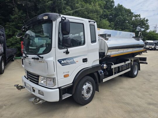 Hyundai 메가5톤 살수차 4.5톤 물차 카고트럭 8000리터  앞좌측면