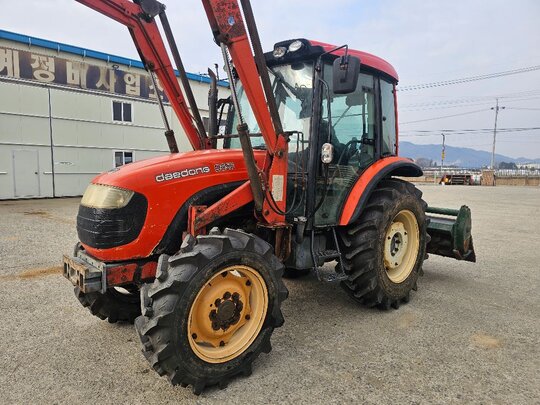 Daedong Tractor D652 (65hp) 앞좌측면