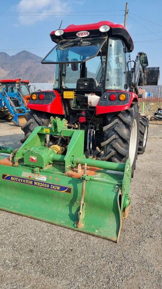 TYM 트랙터 TX68 (68마력) 앞좌측면