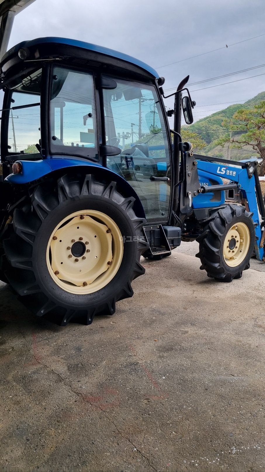 LS Tractor U6152 (52hp) 뒤우측면