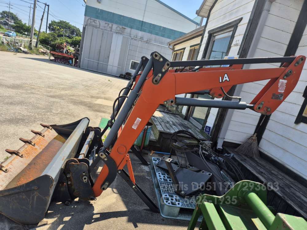 Kubota Loader AL600  측면