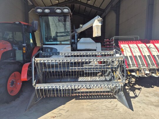 Daedong Combine Harvester DSF85C (보통형)