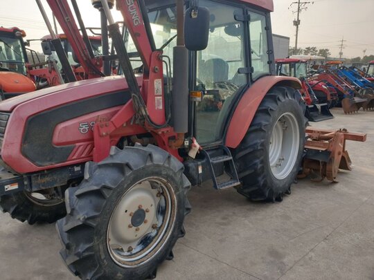 TYM Tractor T720 (72hp)