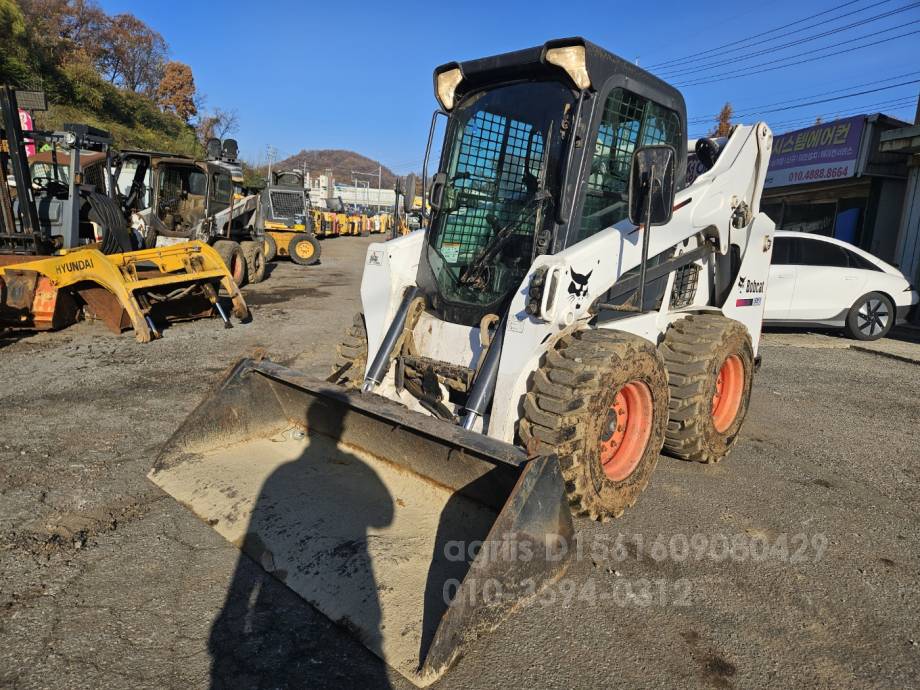 BOBCAT 스키드로더 S590