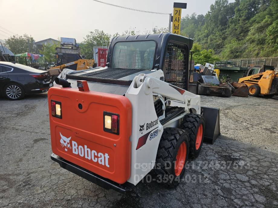 밥캣BOBCAT 스키드로더 S450 운전석