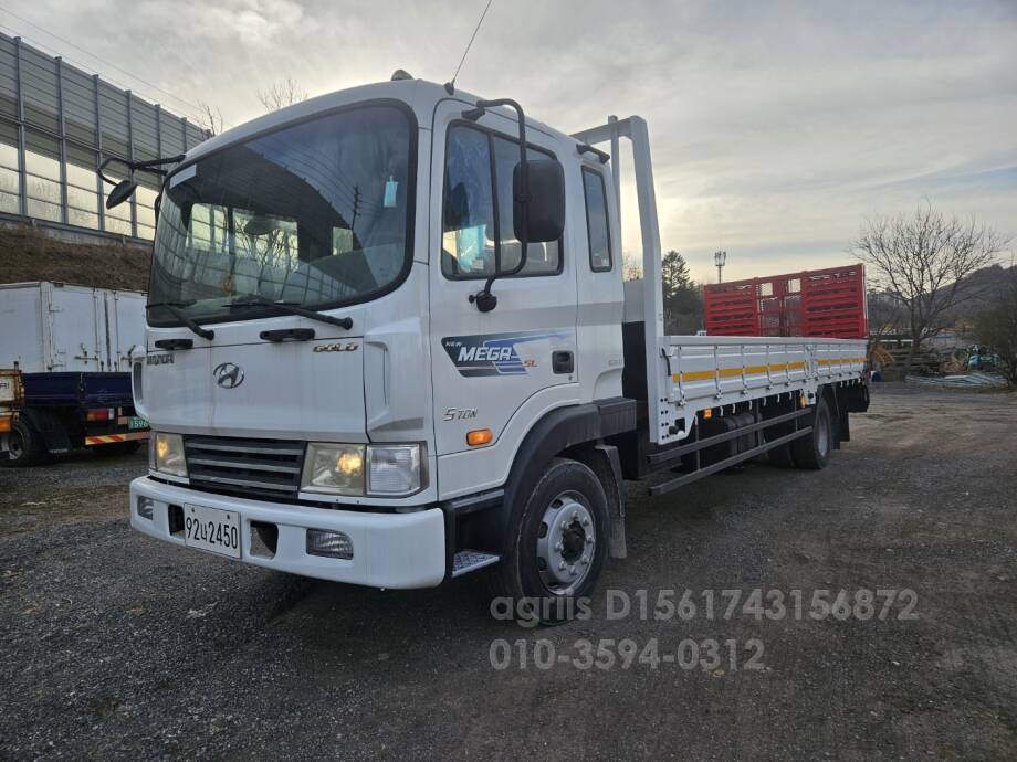 현대 자동 사다리 화물차 메가트럭 뒤우측면