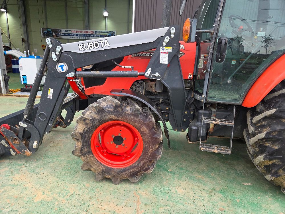 Kubota Tractor MR657 (68hp) 뒤우측면