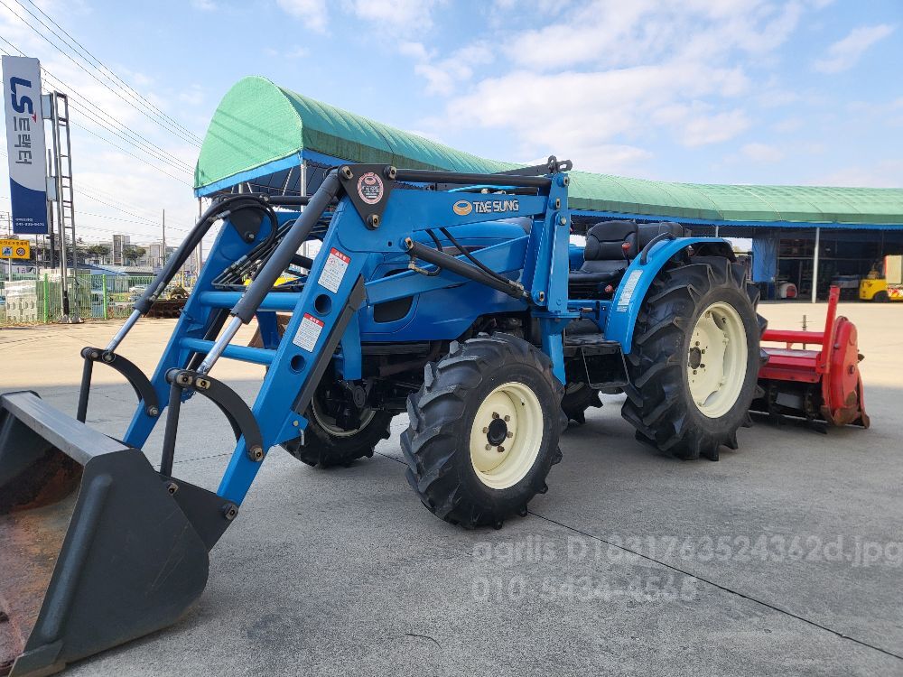 LS 트랙터 R48 (48마력) 뒤우측면