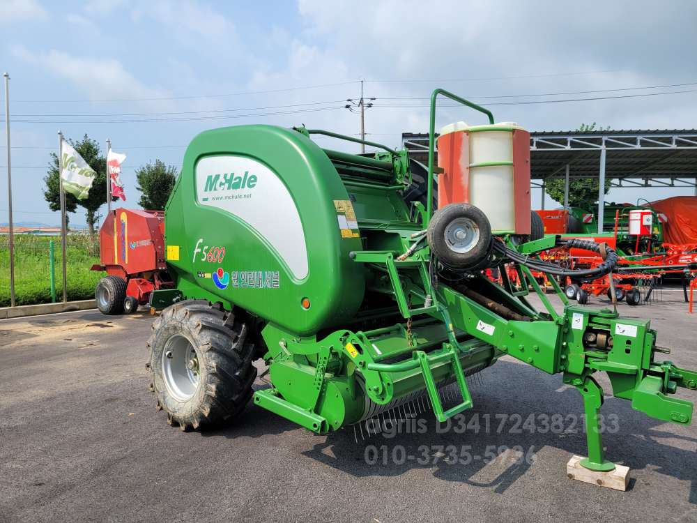  Round Baler F-5600자동  엔진내부