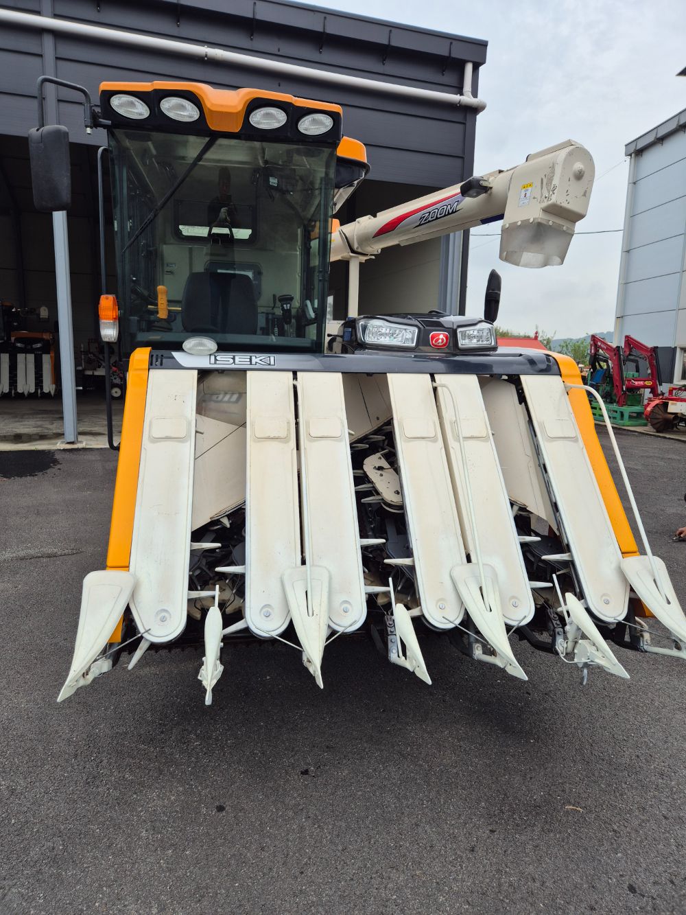 TYM Combine Harvester ISEKI (6Rows)