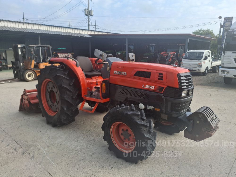 구보다 트랙터 L550 (55마력) 뒤우측면