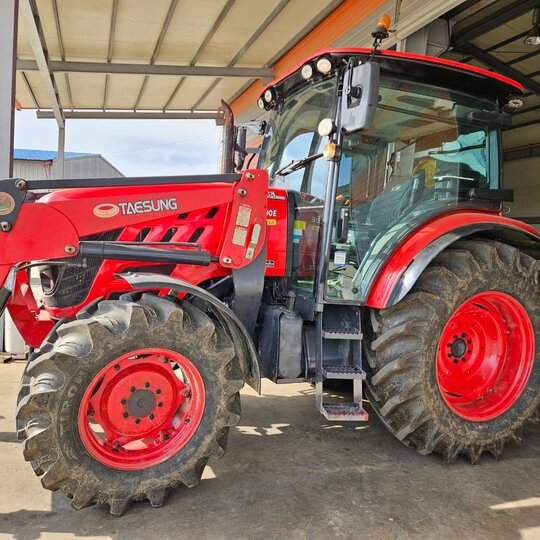 Kukje Tractor LUXEN1100 (117hp) 앞좌측면