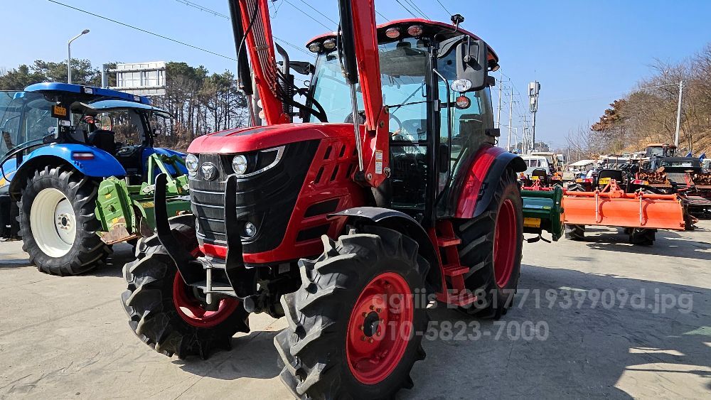 TYM 트랙터 K110E (111마력) 뒤우측면
