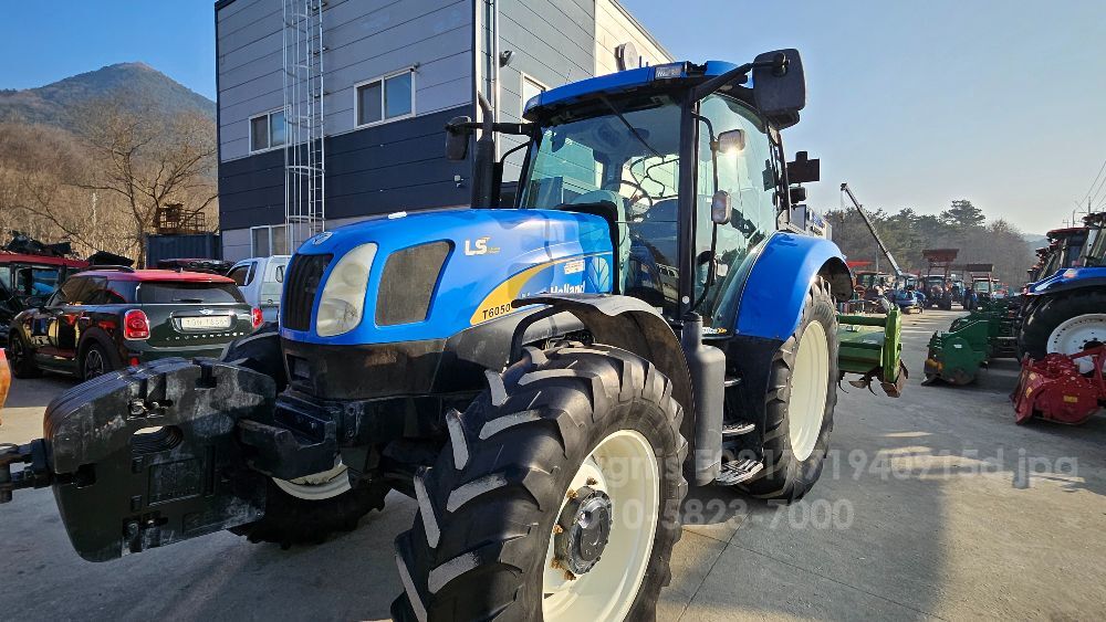 뉴홀랜드 트랙터 T6050 (125마력) 뒤우측면
