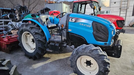 LS 트랙터 XR4155 (55.7마력) 앞좌측면