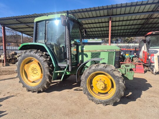 존디어 트랙터 6100 (75마력) 앞좌측면