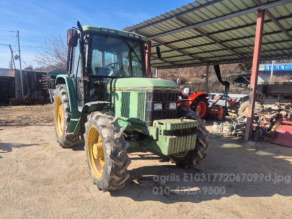 존디어 트랙터 6100 (75마력) 뒤우측면