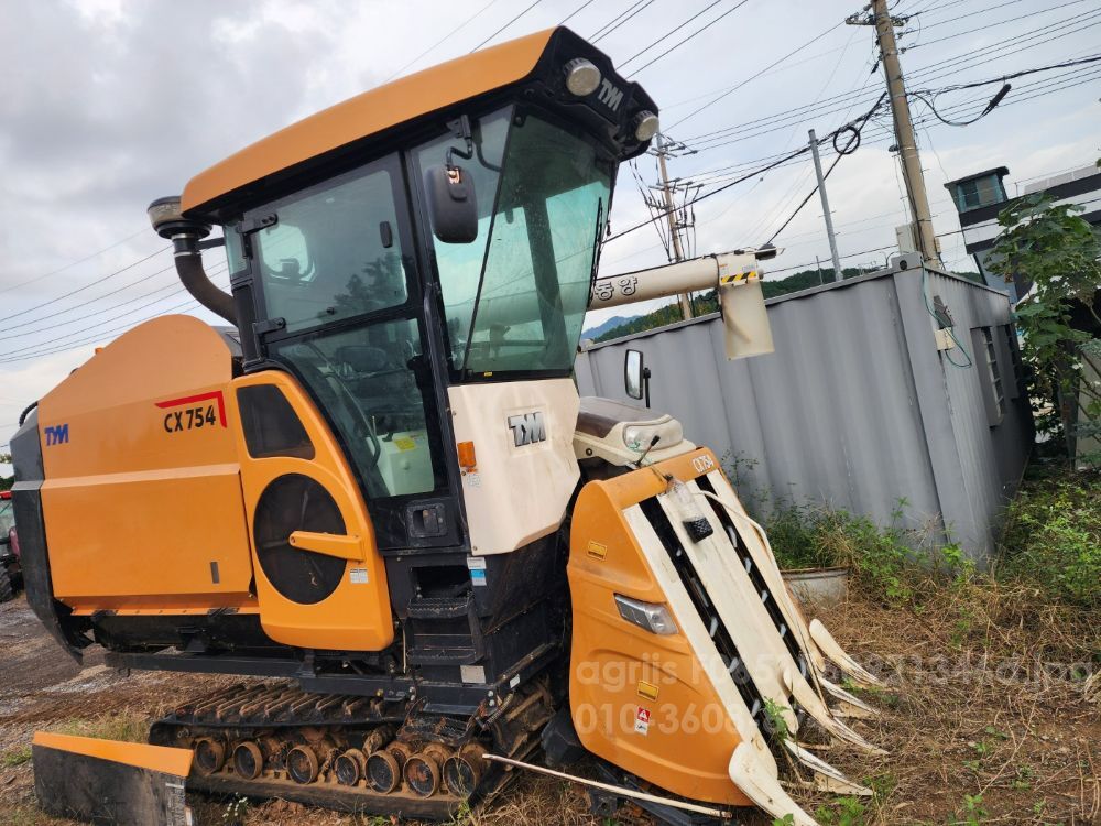 TYM 콤바인 CX754 (4조식) 뒤우측면