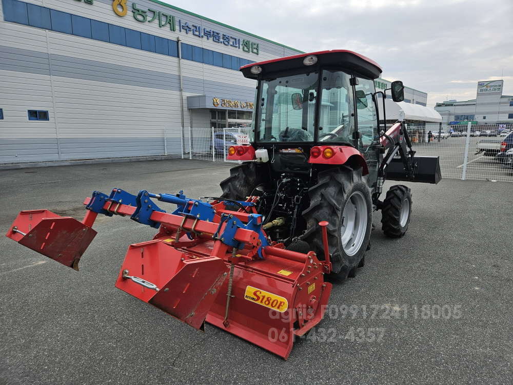 TYM Tractor TE58C  측면