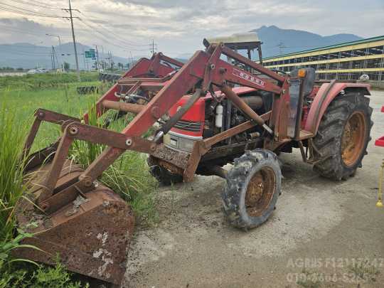 국제 트랙터 F415 (40마력)