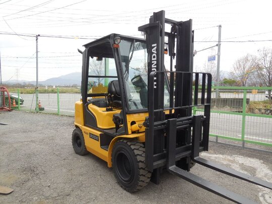 현대 포렉스 3톤 지게차 현대 30DE (3톤) 앞좌측면