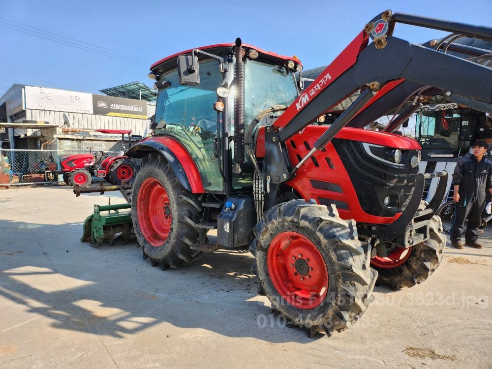 국제 트랙터 LUXEN900 (90마력) 뒤우측면