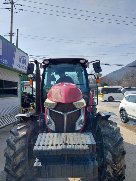 Yanmar Tractor YT5101 (101hp) 앞좌측면