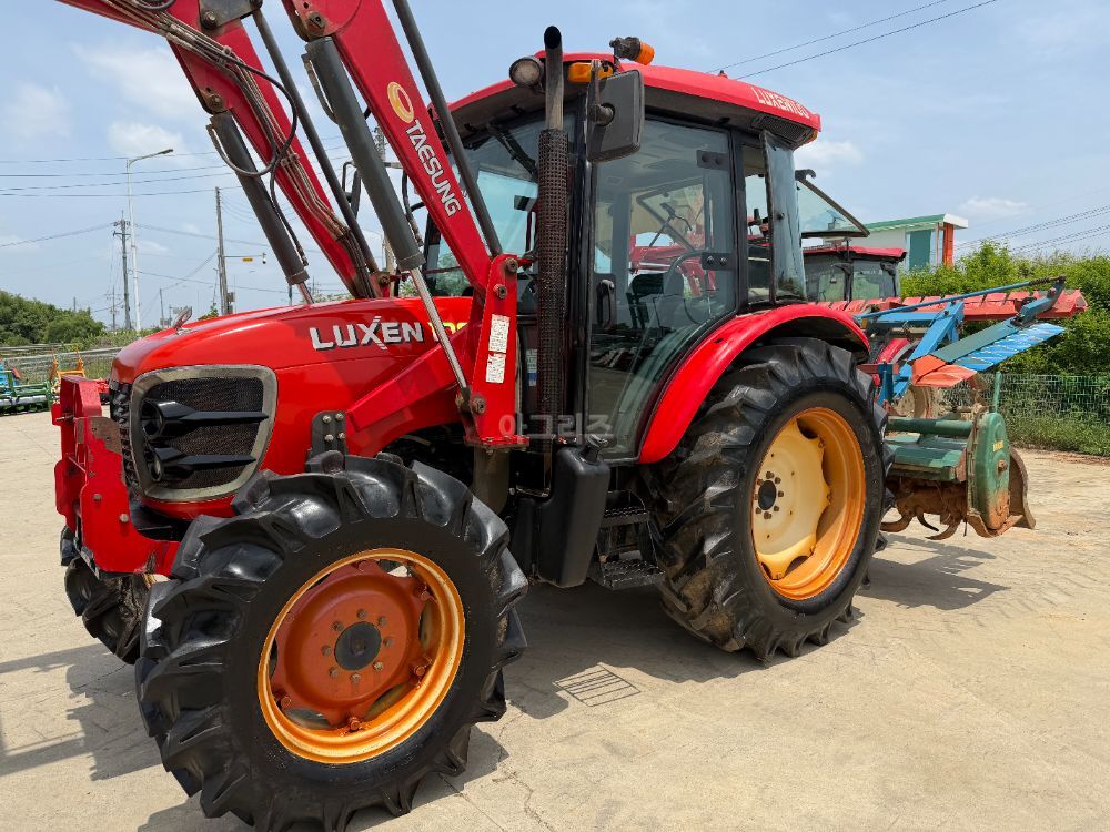 Kukje Tractor LUXEN100 (100hp) 뒤우측면