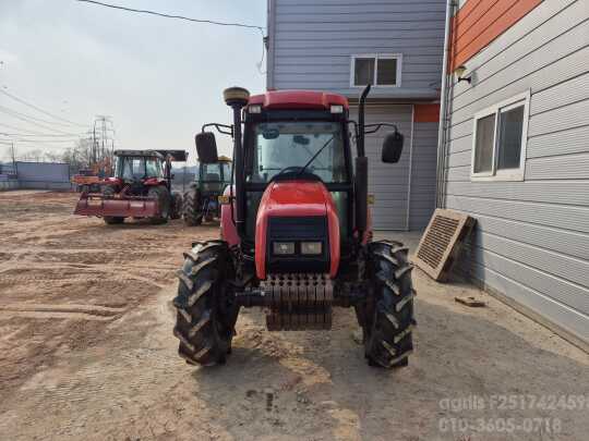 TYM Tractor T720 (72hp)