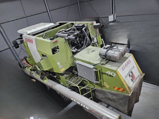 Shibaura Combine Harvester 도미네이터 ()