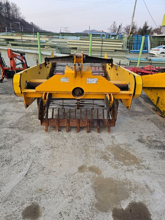 두루기계통상 땅속작물수확기 DR-1300W