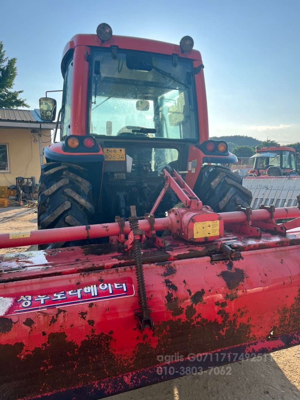 Daedong Tractor D852 (85hp) 뒤우측면