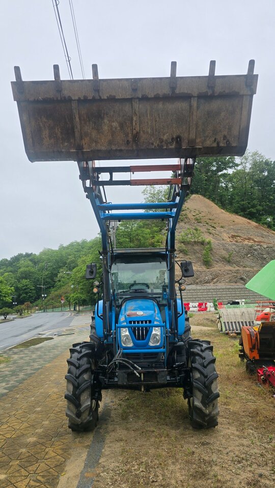 LS Tractor P7195 (97hp)