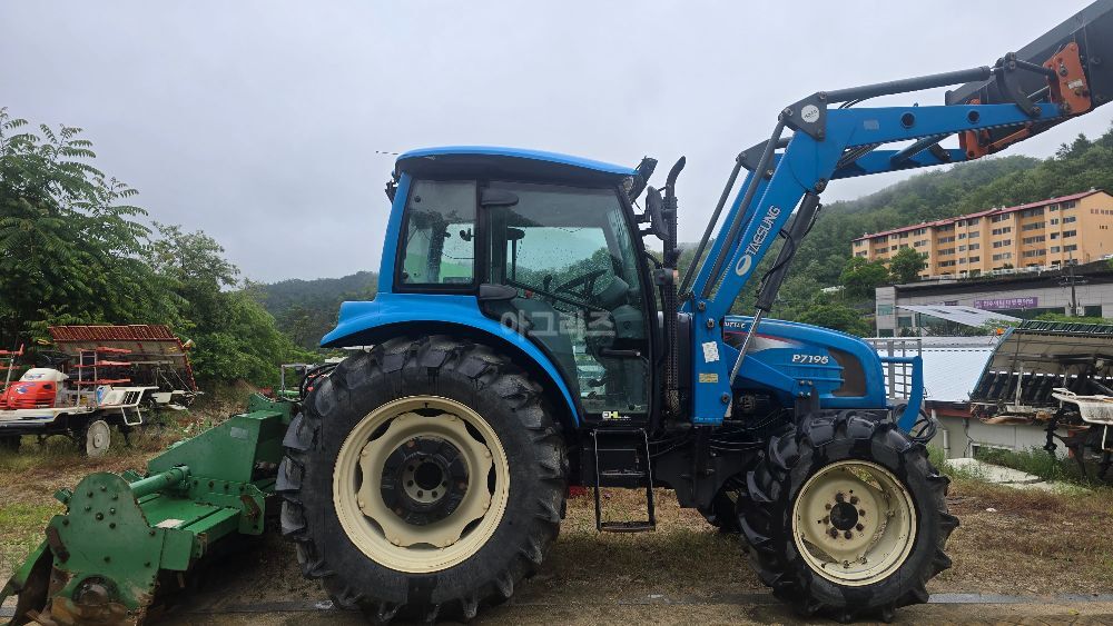 LS Tractor P7195 (97hp) 뒤우측면