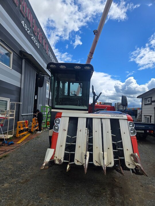 Daedong Combine Harvester DXM85 (5Rows) 앞좌측면