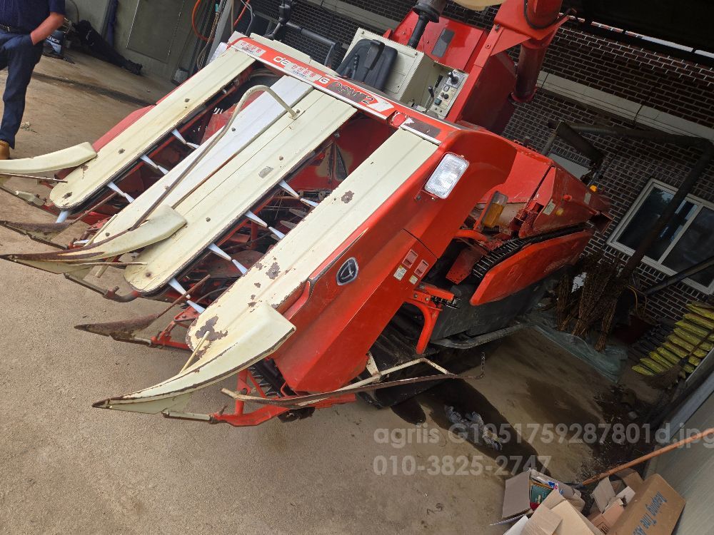 대동 콤바인 DSM72 (4조식) 뒤우측면