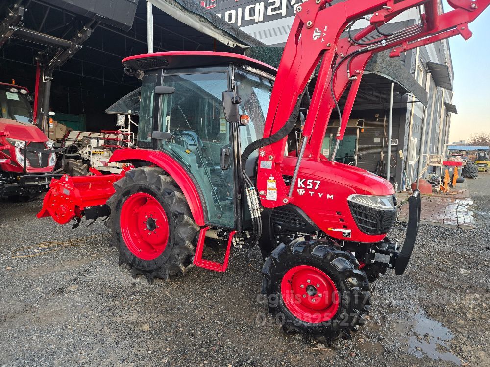 TYM 트랙터 K57 (58마력) 뒤우측면