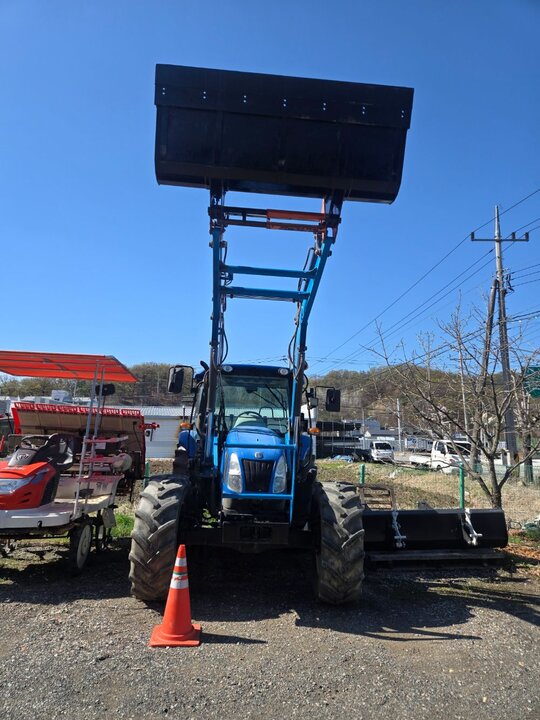 NewHolland Tractor T5060 (105hp)