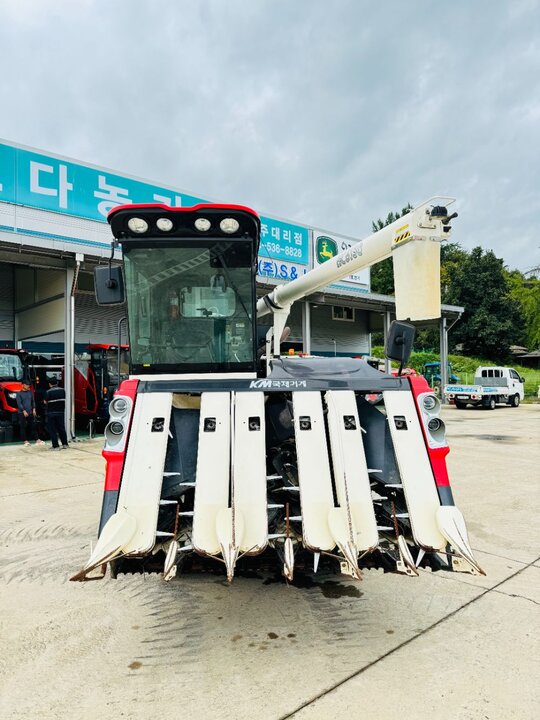 국제 콤바인 KC6130 (6조식)