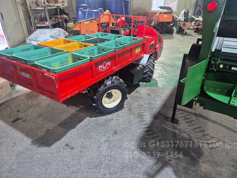 한아 한아1000리터.운반차.퇴비살포기 운반차겸.퇴비살포기 뒤우측면