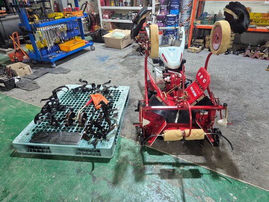 아세아 아세아관리기 900 키시동관리기. 앞좌측면