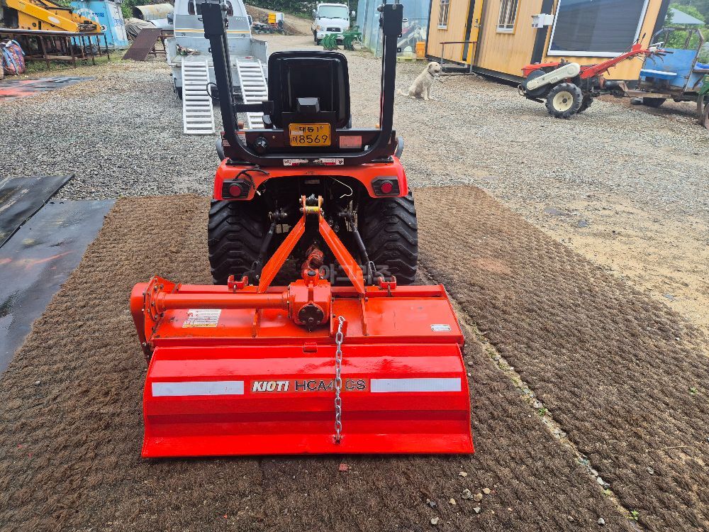 Daedong Tractor CS240 (26hp) 뒤우측면