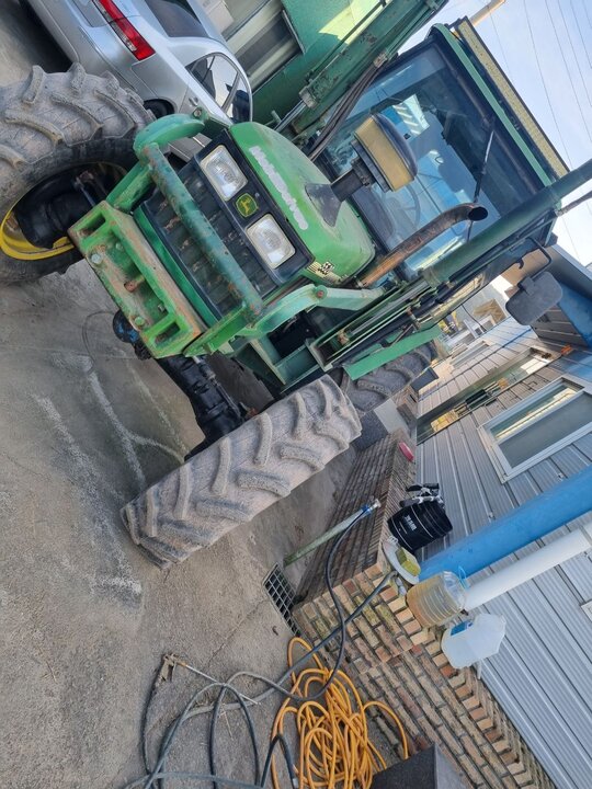 존디어 트랙터 5520 (85마력)