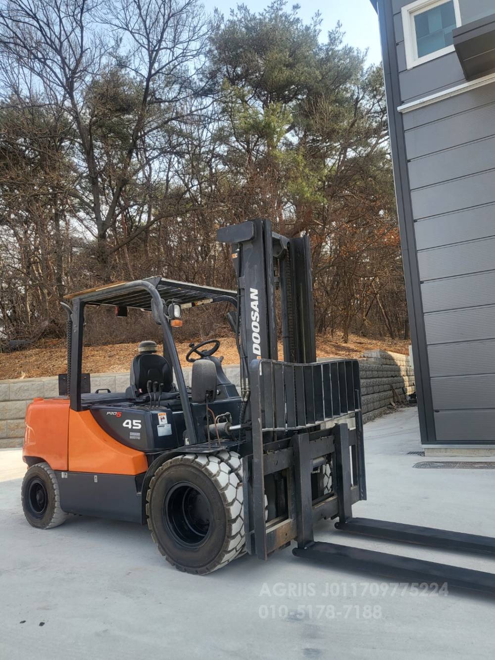 Doosan Forklift 중고지게차 두산 D45S-5 디젤지게차 하이마스트 사이드쉬프트 후방카메라 덧발  뒤우측면