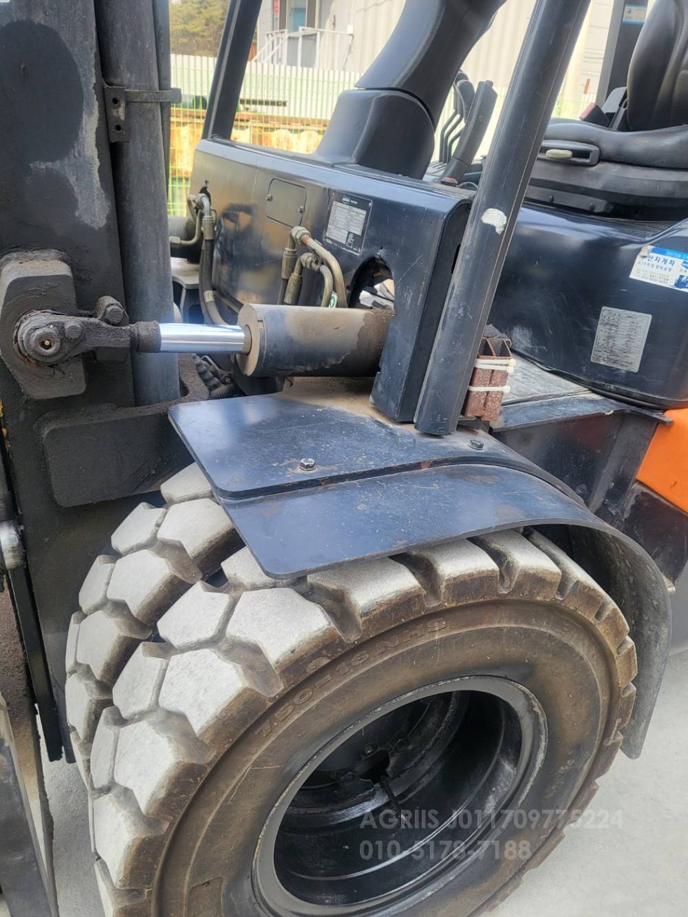 Doosan Forklift 중고지게차 두산 D45S-5 디젤지게차 하이마스트 사이드쉬프트 후방카메라 덧발  사진 6