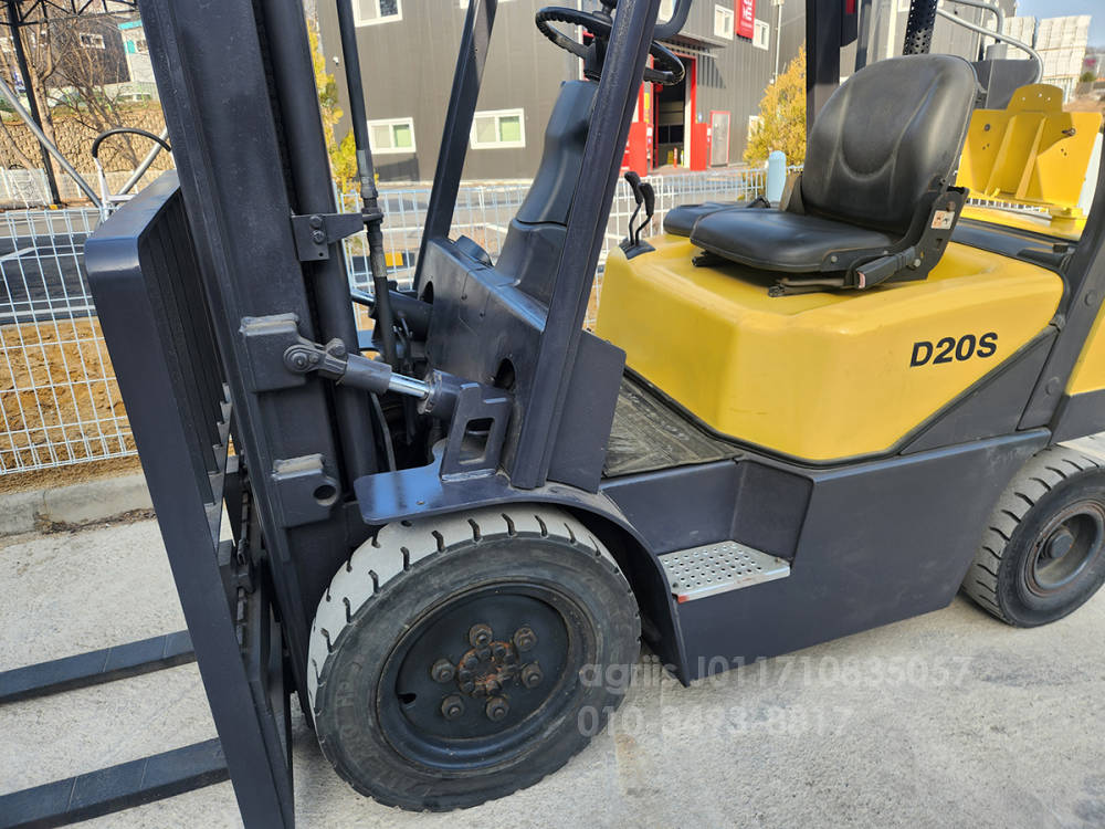  Forklift D20S-3  측면