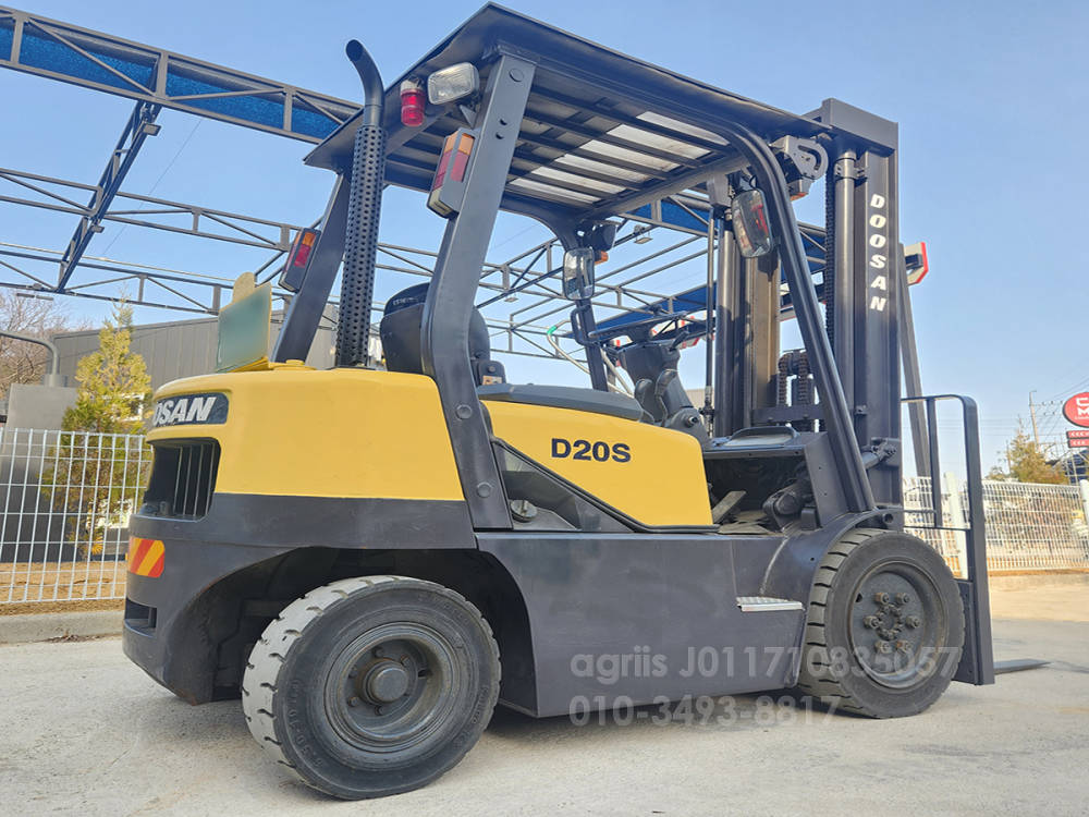  Forklift D20S-3  엔진내부