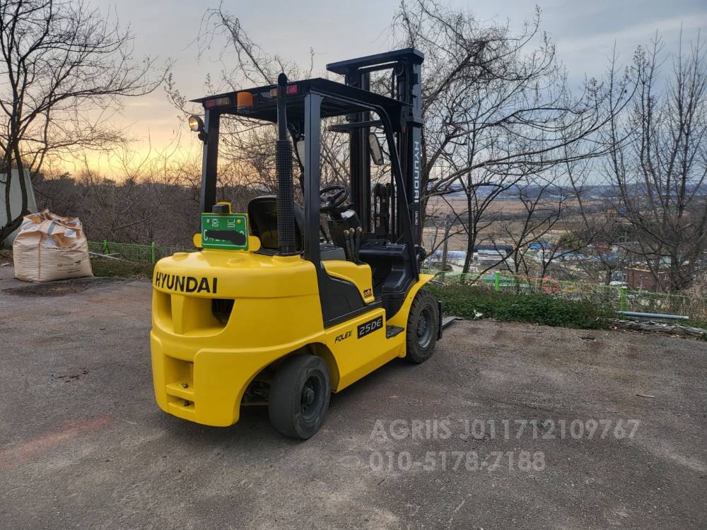 Hyundai Forklift 중고지게차 현대 포렉스 25DE 디젤 2.5톤 지게차하이3단마스트 3스풀  엔진내부